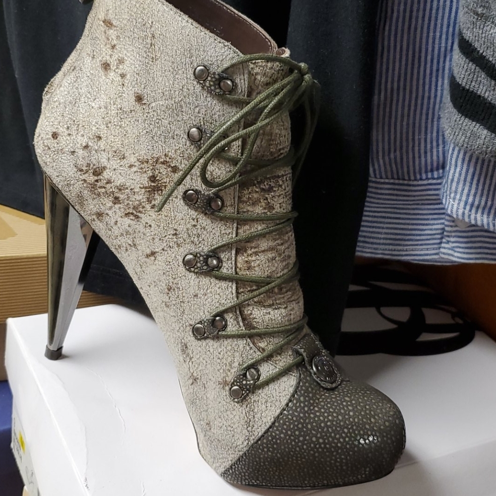 SUEDE ANKLE BOOTS BACK ZIPPER - NATURAL & BAG 8.5